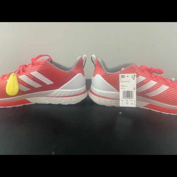 BRAND NEW Adidas Questar TND - Picture 3 of 4